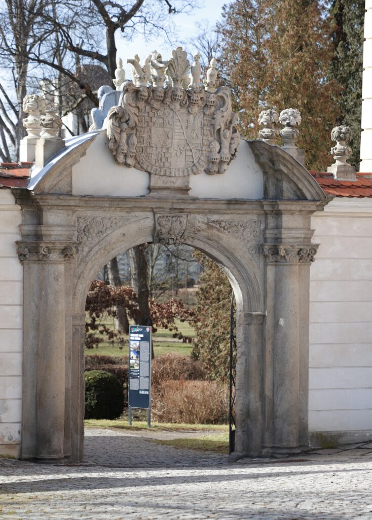 Ostrov - Bild 2
