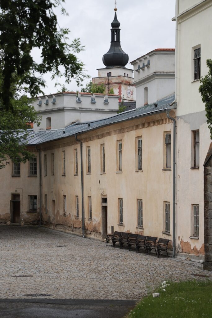 Schloss Bor - Bild 4